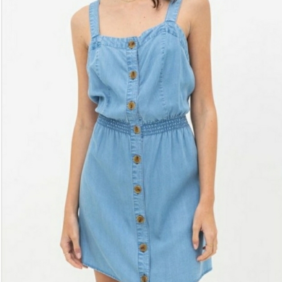 Sleeveless Dress - Picture 3 of 6